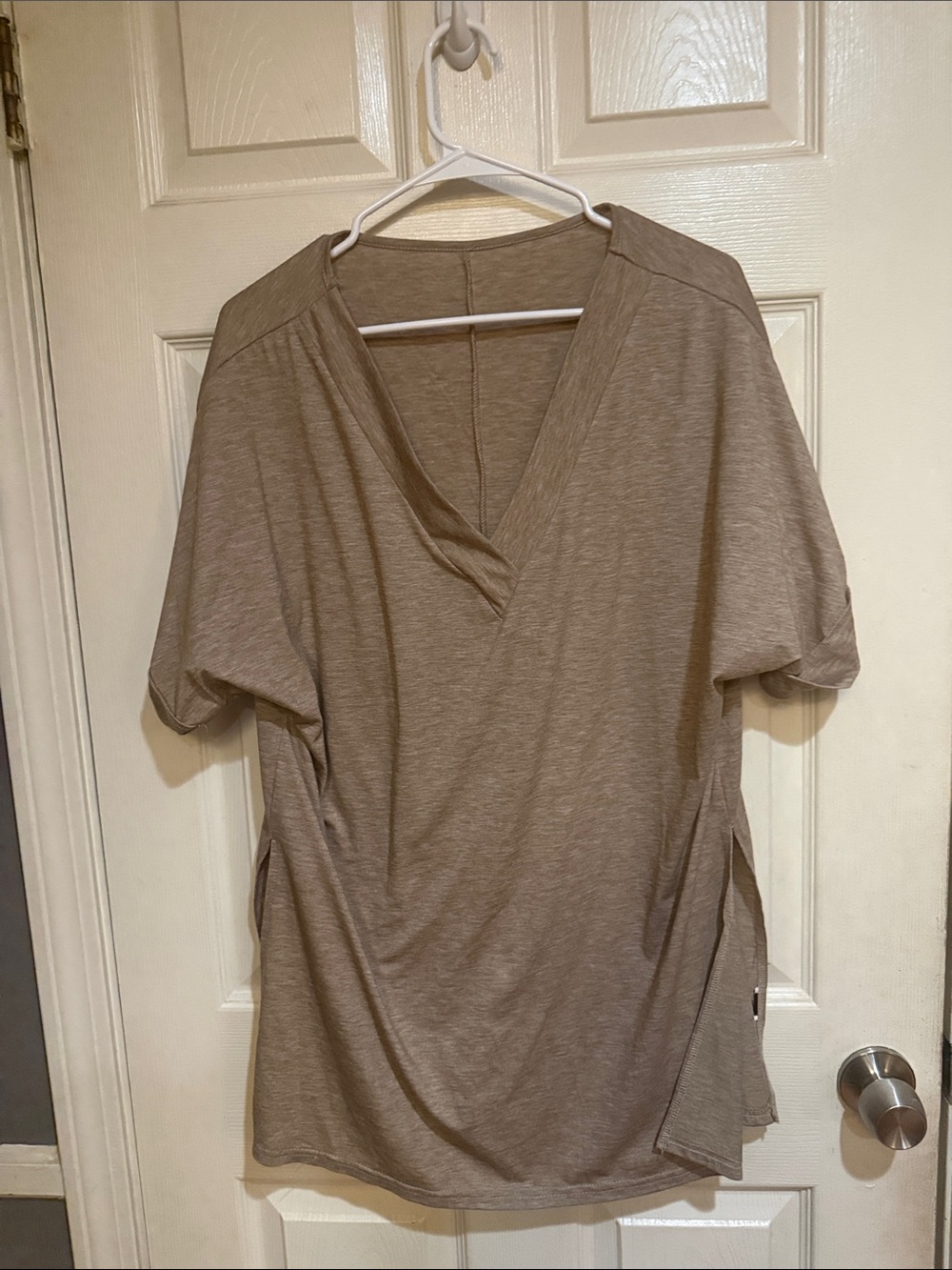 SHEIN Men's V-Neck Short Sleeve Tee in Taupe